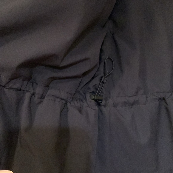 Lululemon | New Pack it up jacket (size4) - Picture 6 of 14